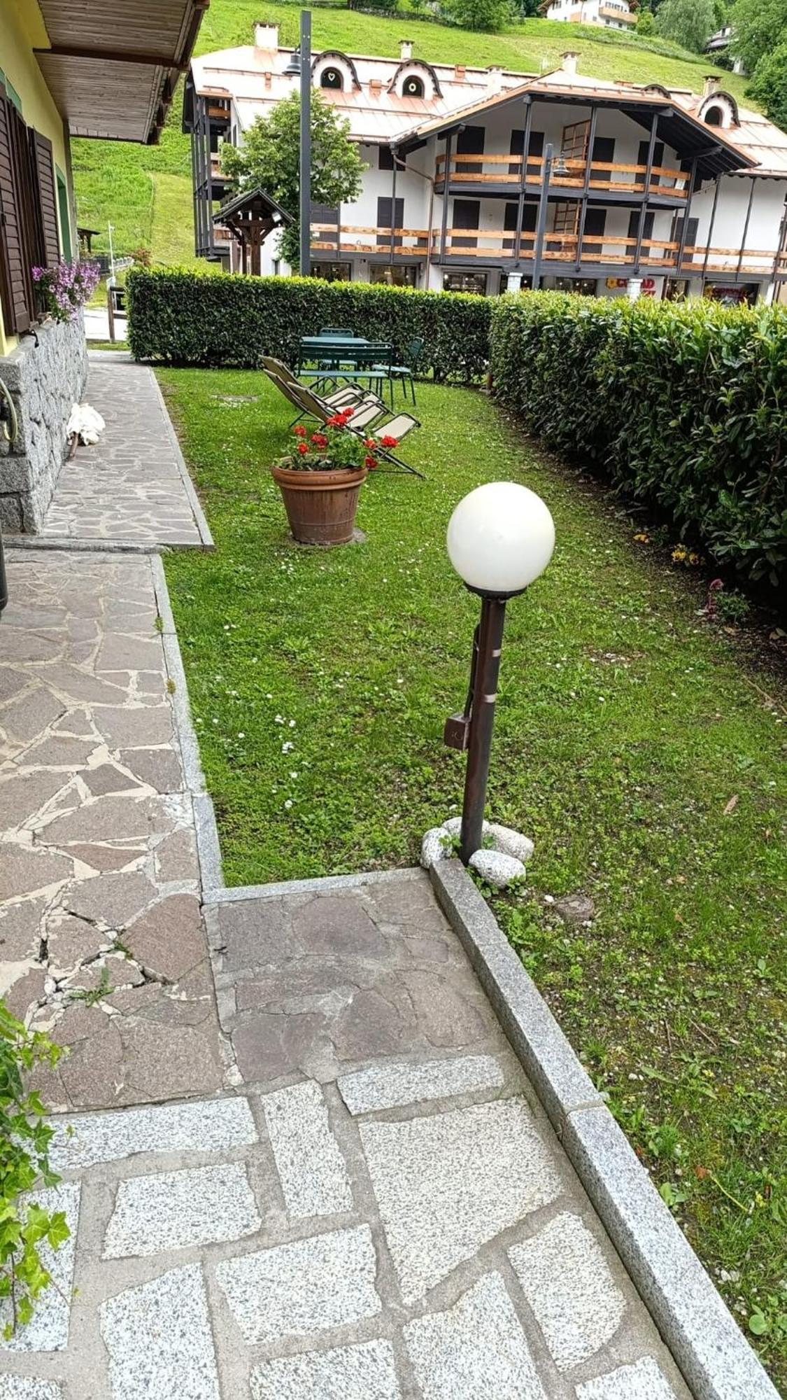 Garni Bonsai Bed & Breakfast Пинцоло Екстериор снимка
